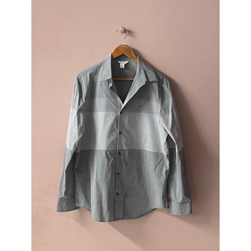 Calvin Klein Men's Gray Striped Button-Front Shirt Size M